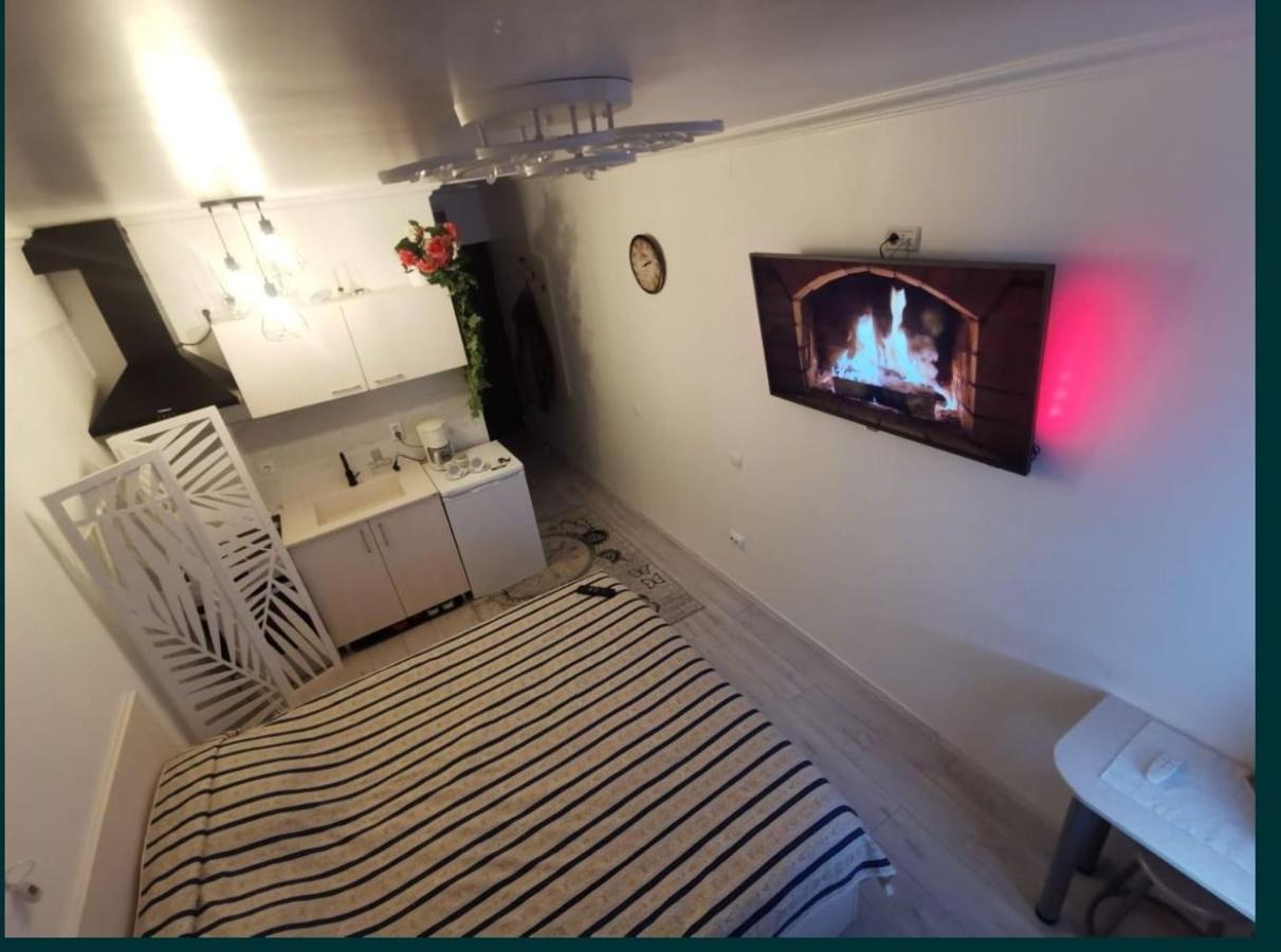 1 Small Studio, Central, Self Check In Sinaia Zewnętrze zdjęcie